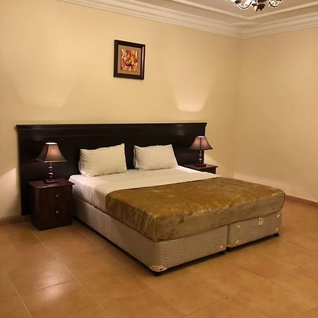 Al Meknan Furnished Units Aparthotel Медина Екстериор снимка